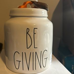 Rae Dunn x Peanuts Cookie jar